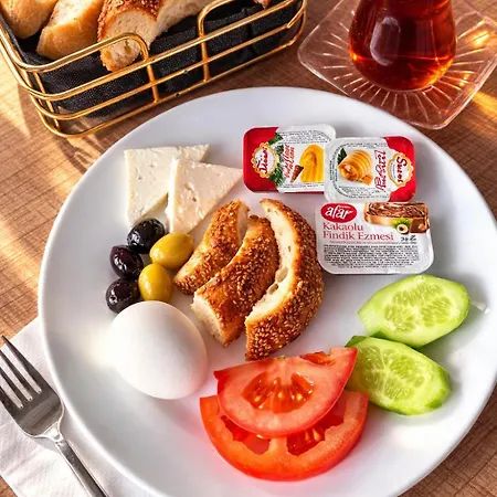 Adjacent-anex-building-of-kaya-royal-hotel Free Tea And Coffee On The Terrace Restaurant - Total Three Floors And No Elevator Istanbulská provincie